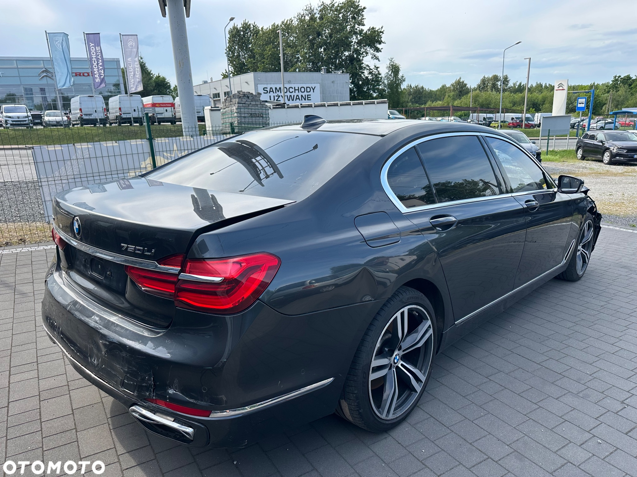 BMW Seria 7 750Li xDrive - 17