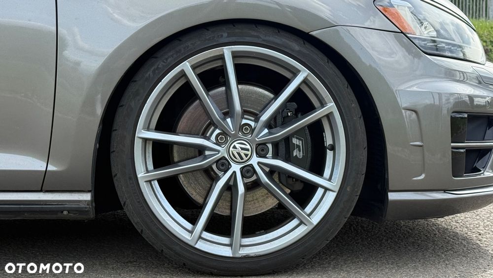 Volkswagen Golf - 11