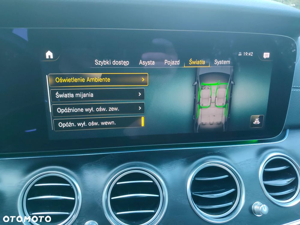 Mercedes-Benz Klasa E 220 d 4-Matic AMG/Avantgarde - 26
