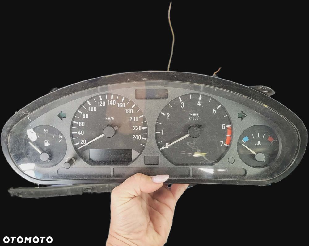 Licznik BMW E36 316 I  COMPACT 1.6 benzyna 1996 r - 1