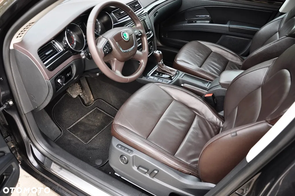 Skoda Superb 2.0 TDI L&K DSG - 31