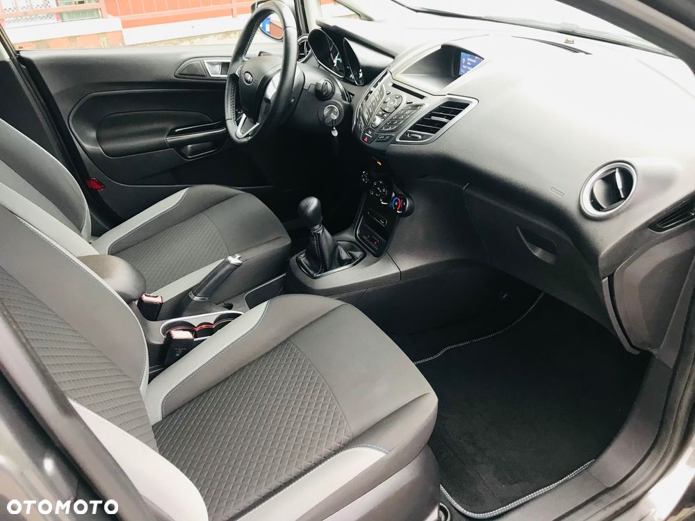 Ford Fiesta 1.0 Champions Edition - 14