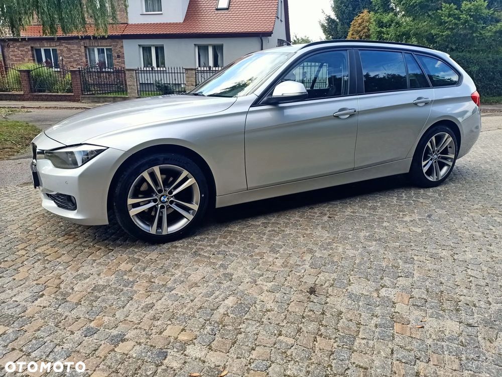 BMW Seria 3 320d Touring Sport-Aut - 3