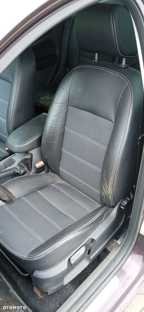 Ford Focus 1.8 FF Ghia - 11