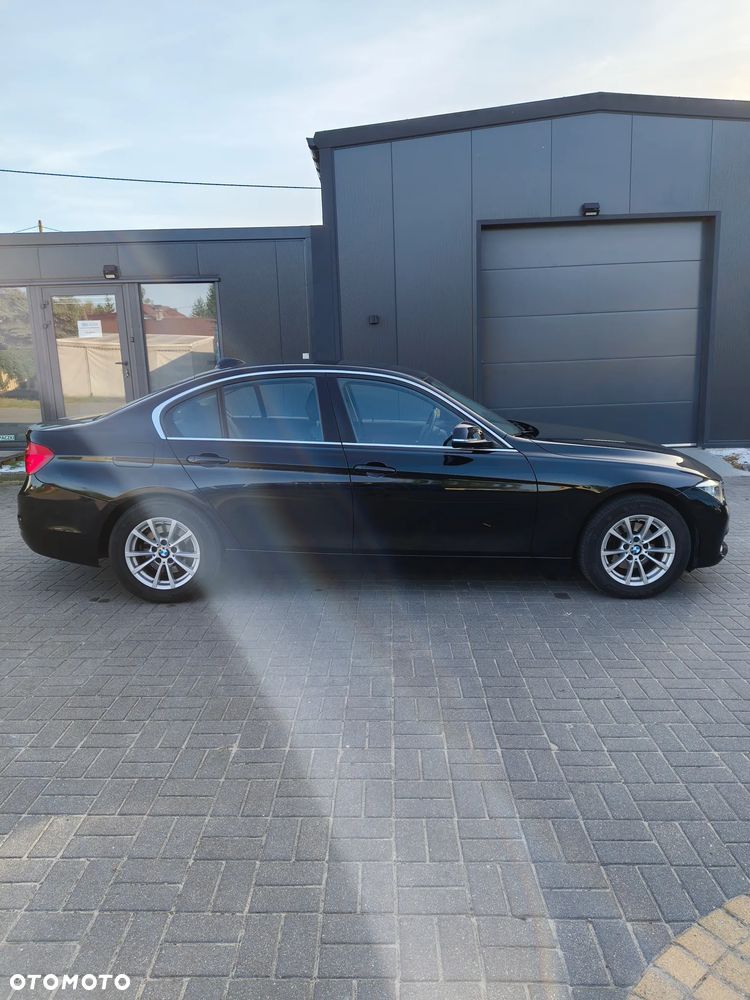 BMW Seria 3 320i Advantage - 2