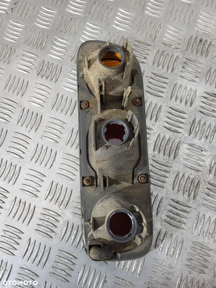 Nissan Terrano II Lampa Lewy Prawa Tył - 7