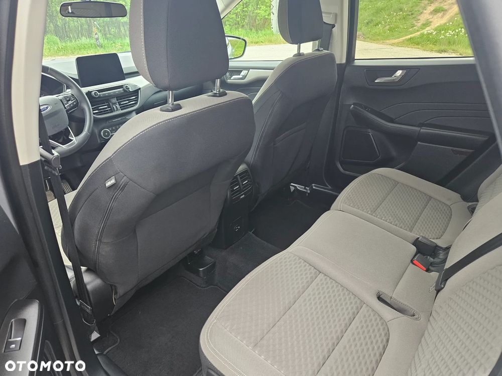 Ford Kuga - 10