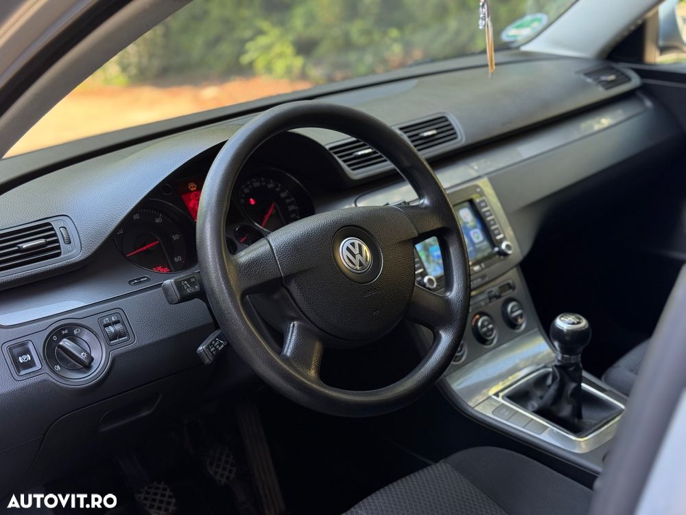 Volkswagen Passat 1.9 TDI Comfortline - 35