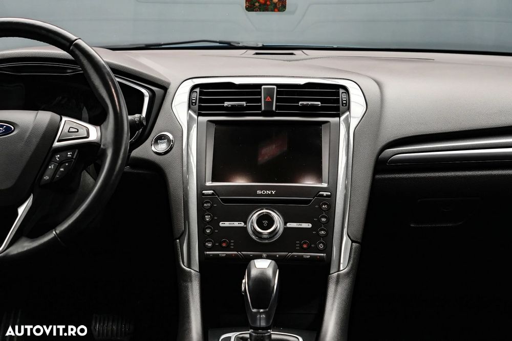 Ford Mondeo 2.0 HEV Titanium - 19