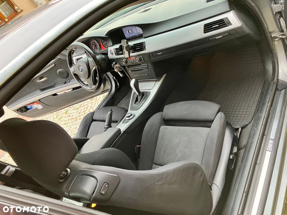 BMW Seria 3 330i - 8
