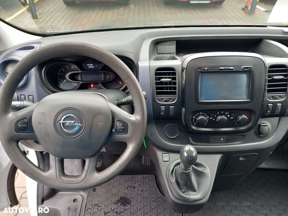 Opel Vivaro - 8