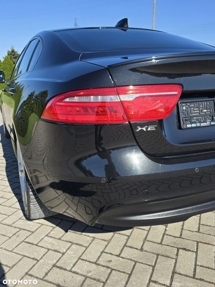 Jaguar XE - 15