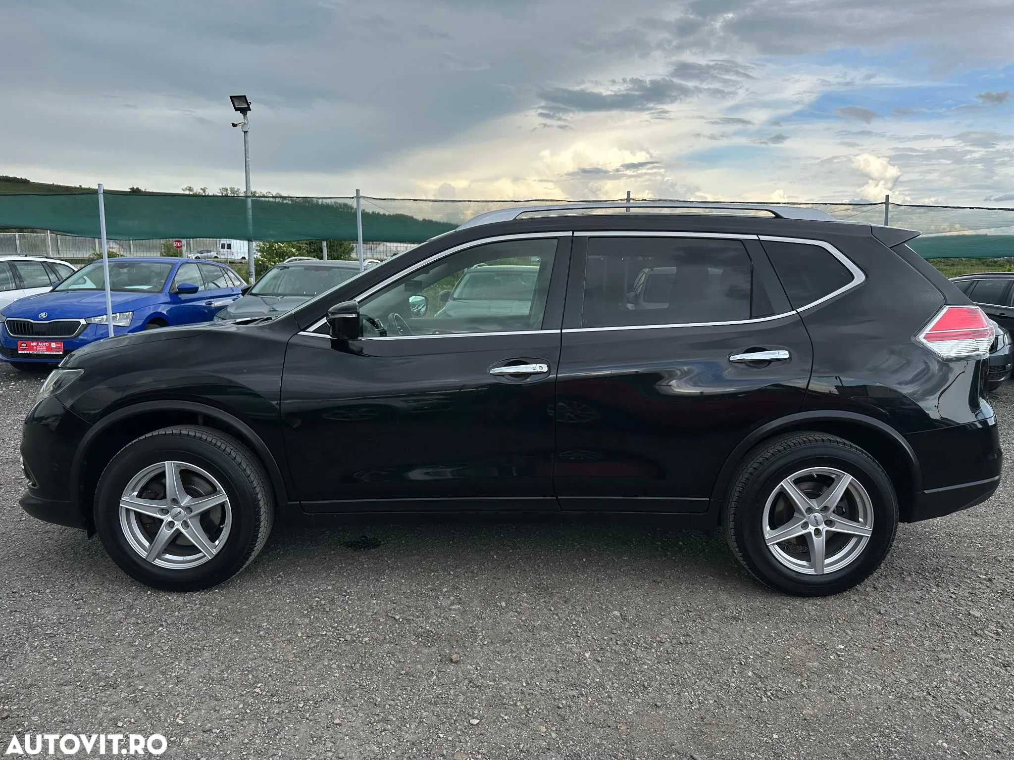 Nissan X-Trail 1.6 dCi ALL-MODE 4x4i Tekna - 4