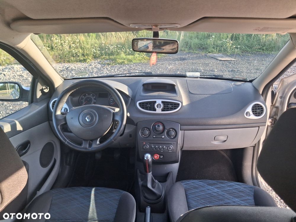 Renault Clio - 8