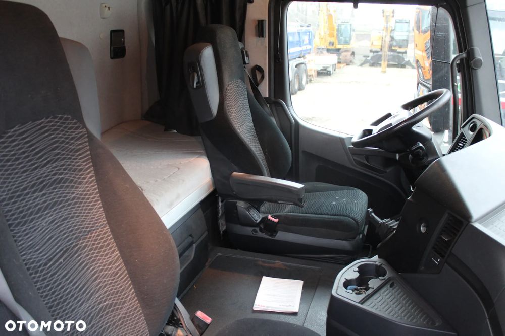 Mercedes-Benz AROCS 1851 z Niemiec 4x4 - 11