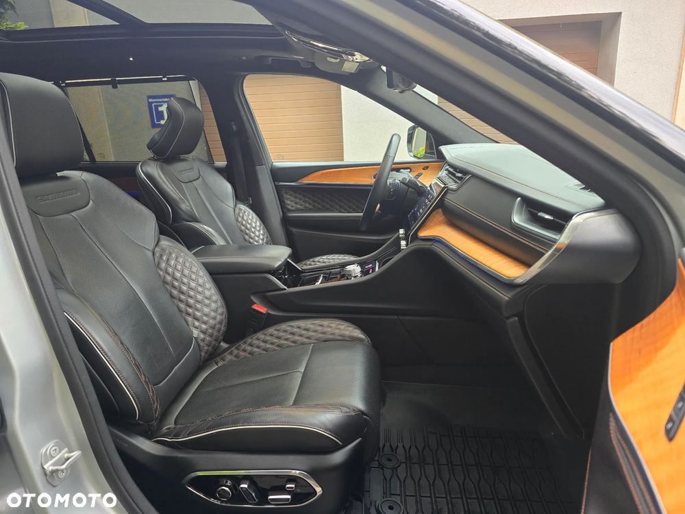 Jeep Grand Cherokee - 13