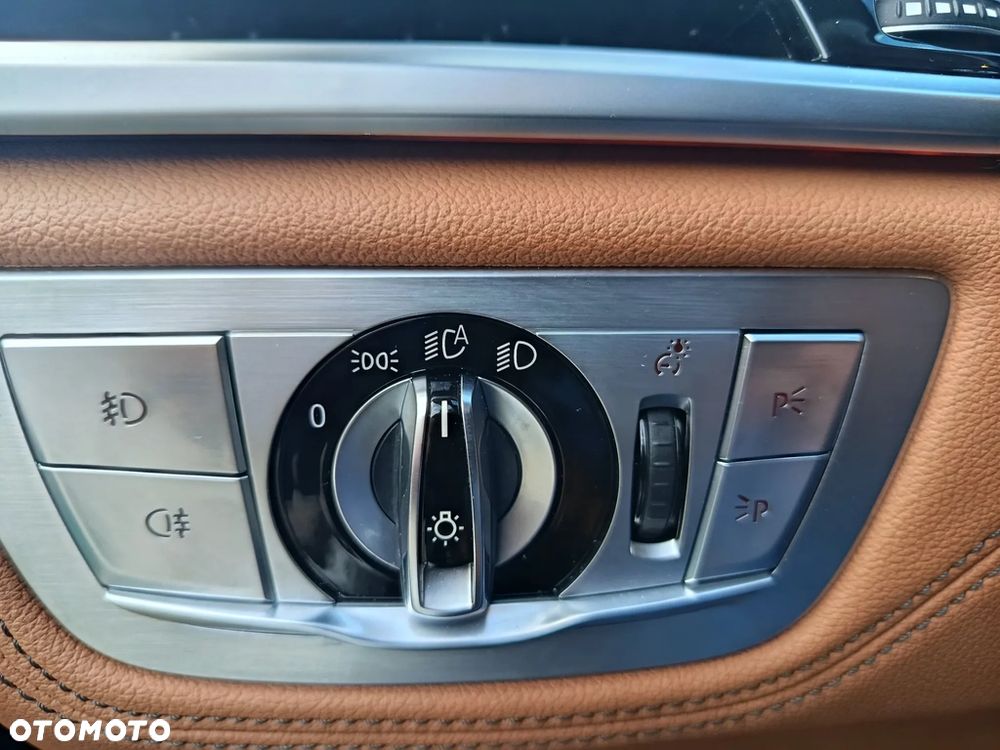 BMW Seria 7 730d xDrive - 16