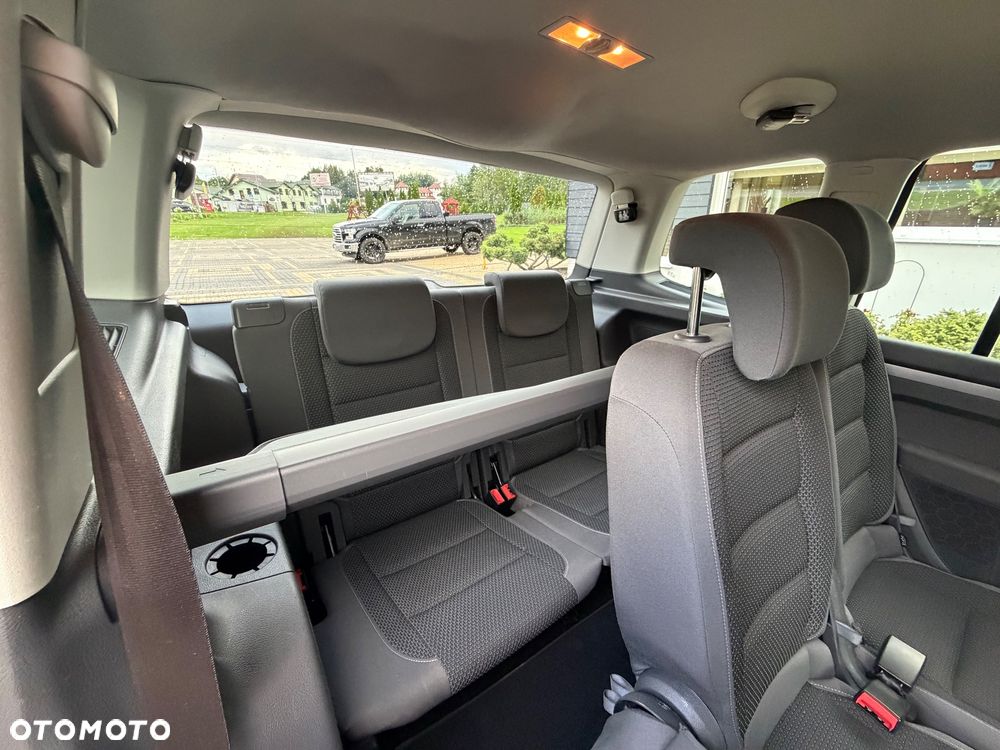 Volkswagen Touran 1.6 TDI DPF BlueMotion Technology DSG Trendline - 15