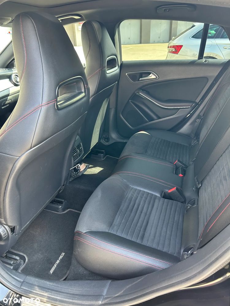 Mercedes-Benz CLA 200 7G-DCT AMG Line - 14