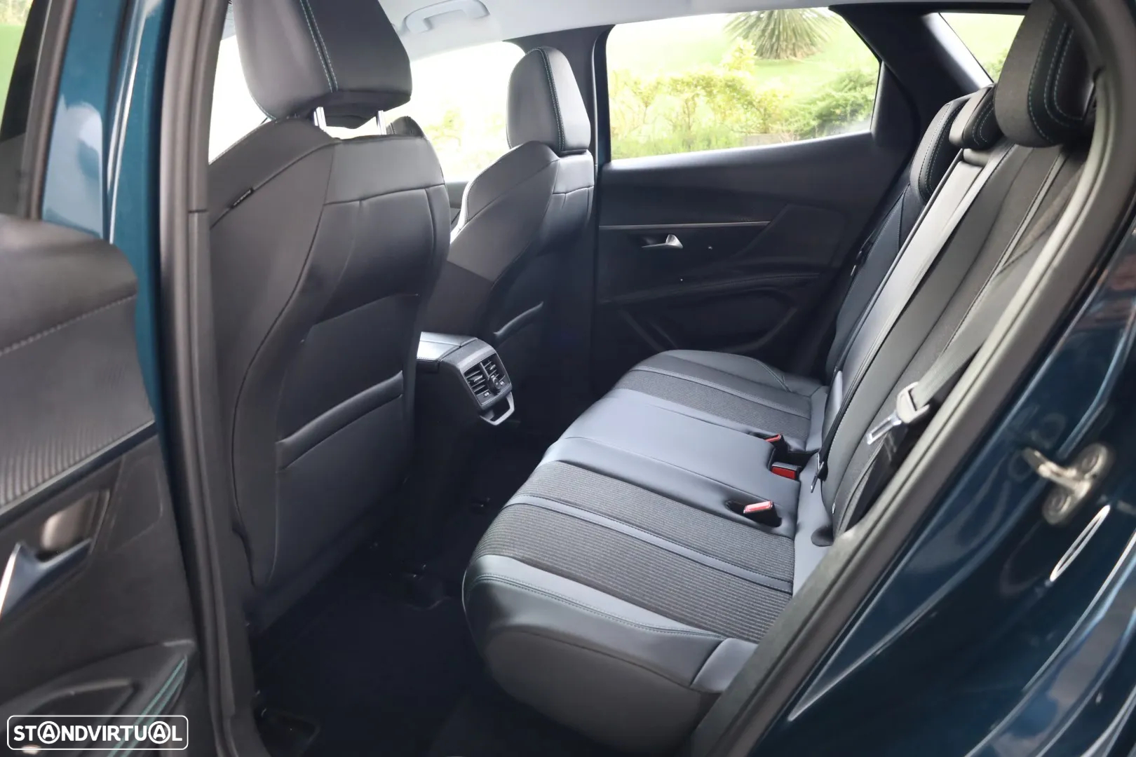 Peugeot 3008 1.2 PureTech Allure EAT8 - 39