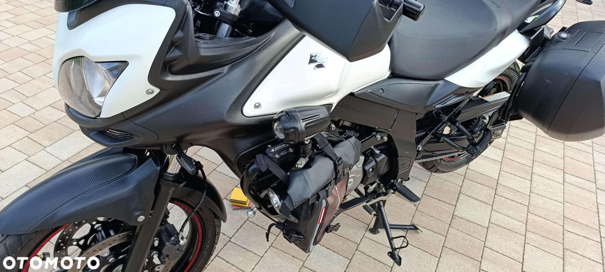 Suzuki V-STROM - 16