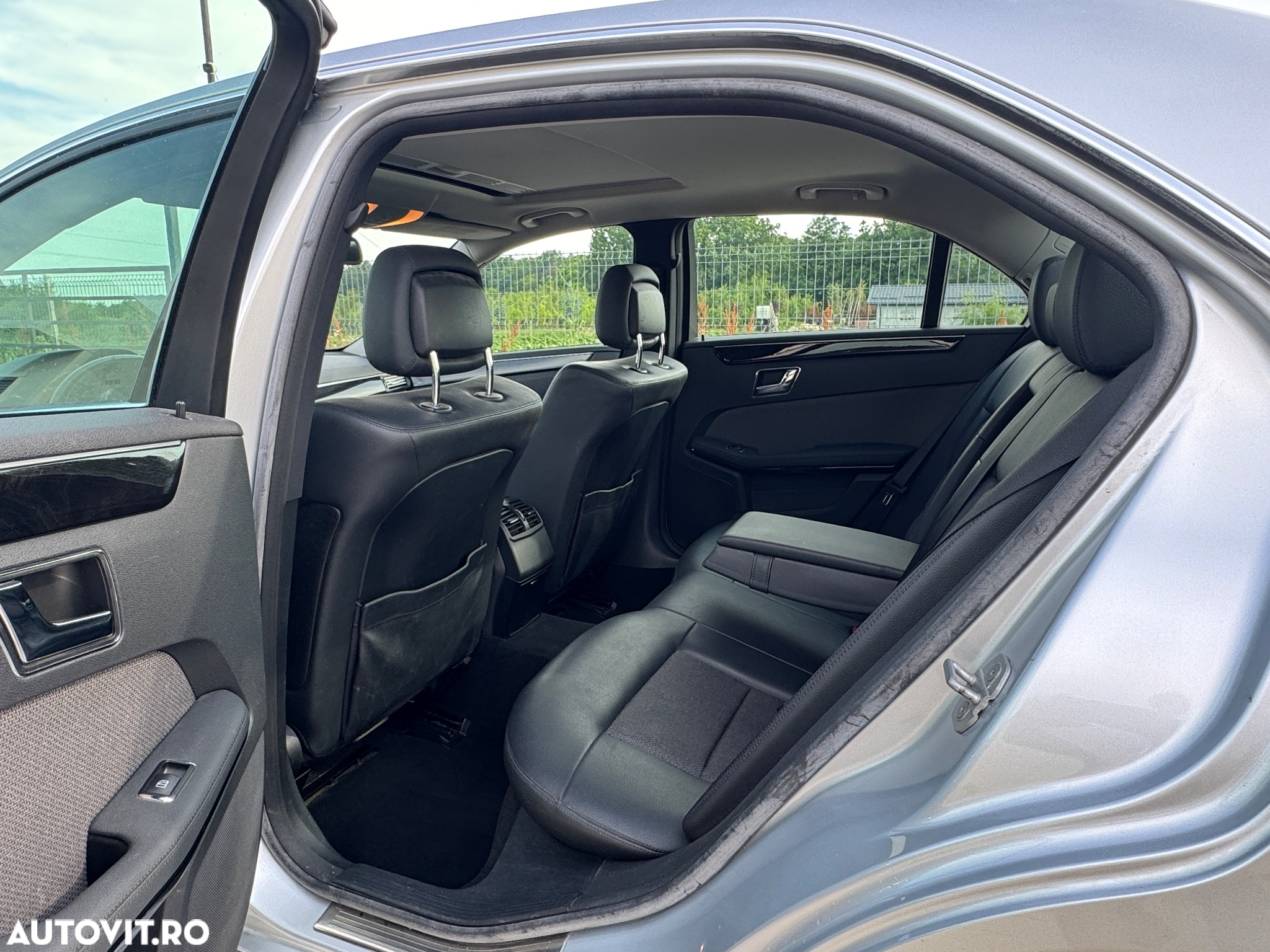 Mercedes-Benz E 220 BlueTEC BlueEFFICIENCY 7G-TRONIC Edition Avantgarde - 8