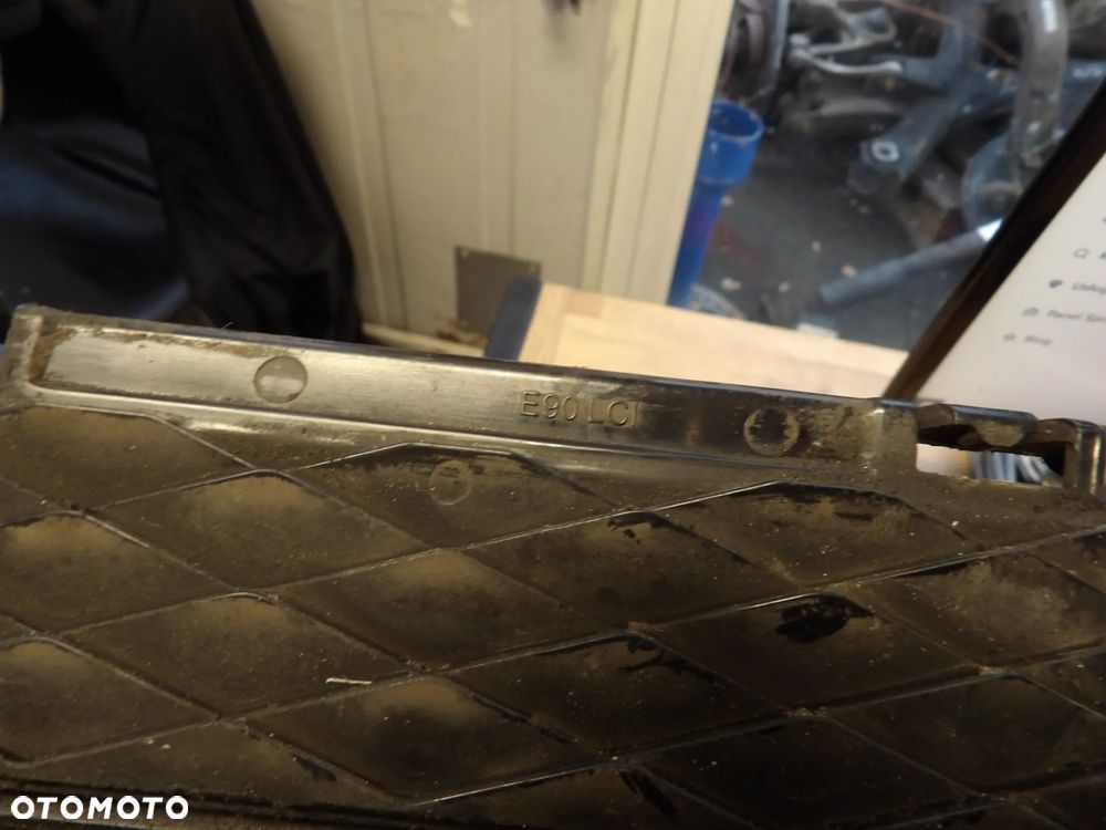 BMW - E90,E91 - LCI - LEWA KRATKA ZDERZAKA - 7138417 - 2