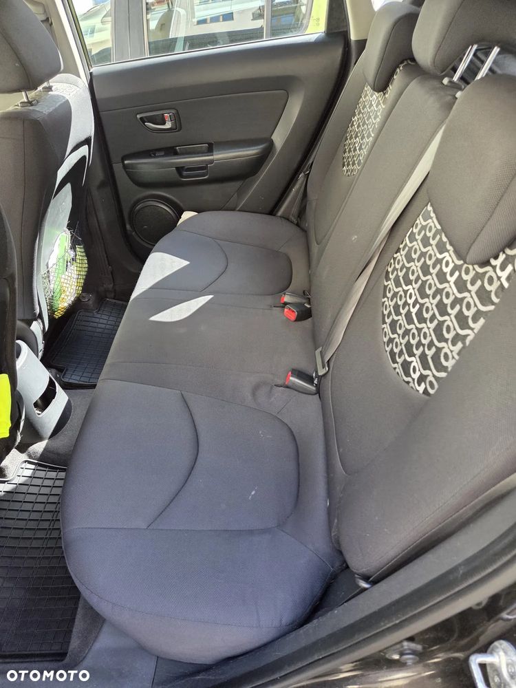 Kia Soul 1.6 L - 12
