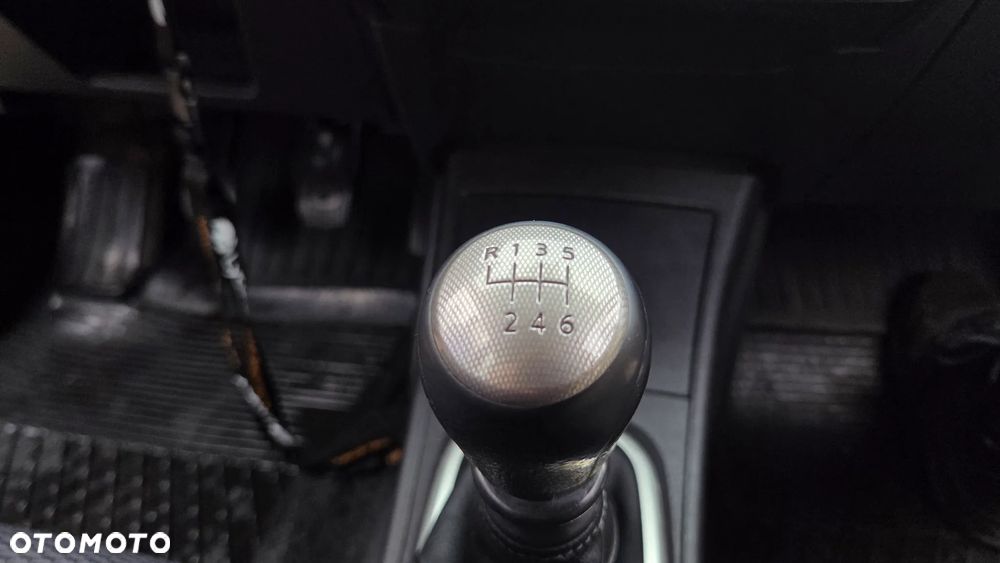 Nissan Tiida 1.8 acenta - 19