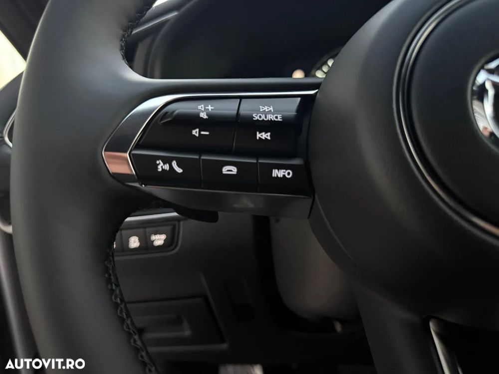 Mazda 3 e-Skyactiv X186 AT MHEV Exclusive-Line - 20