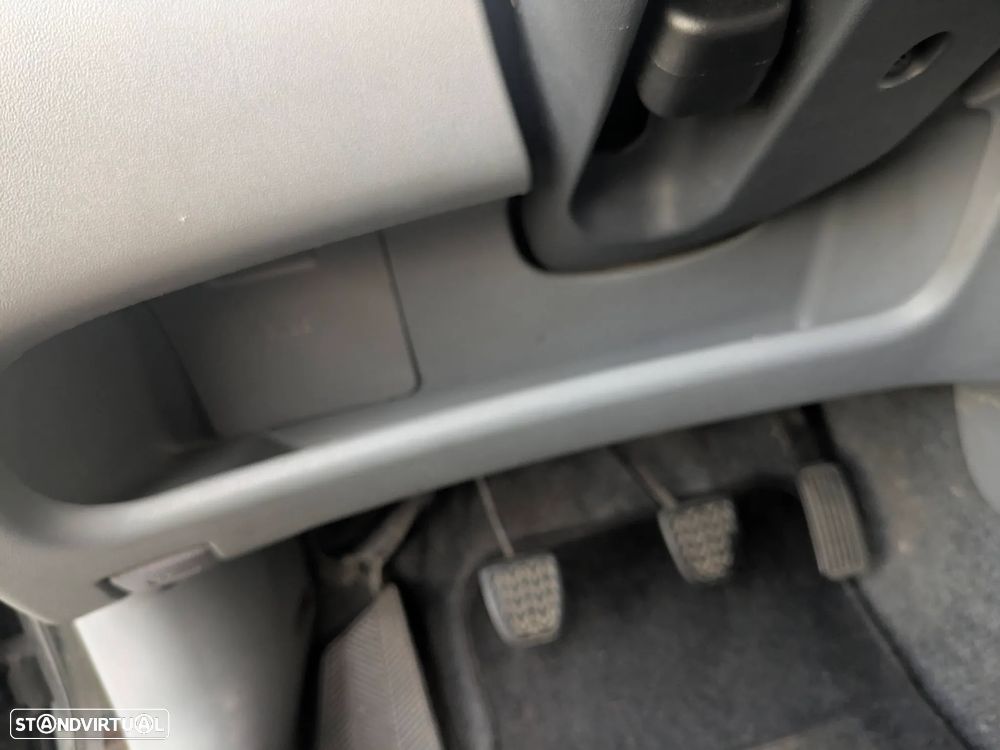 Toyota Yaris Verso 1.3 Luna - 16