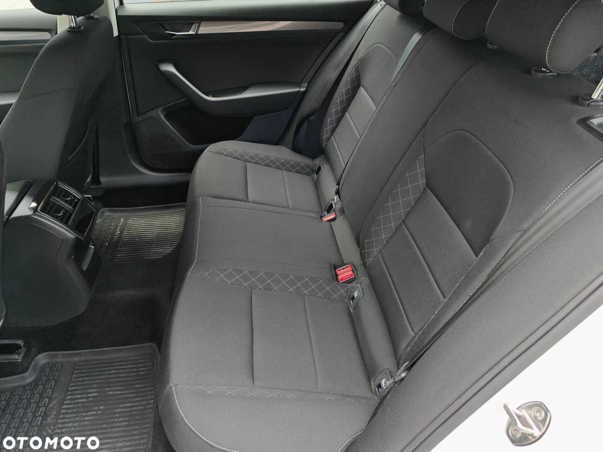 Skoda Superb 1.5 TSI ACT Active - 20
