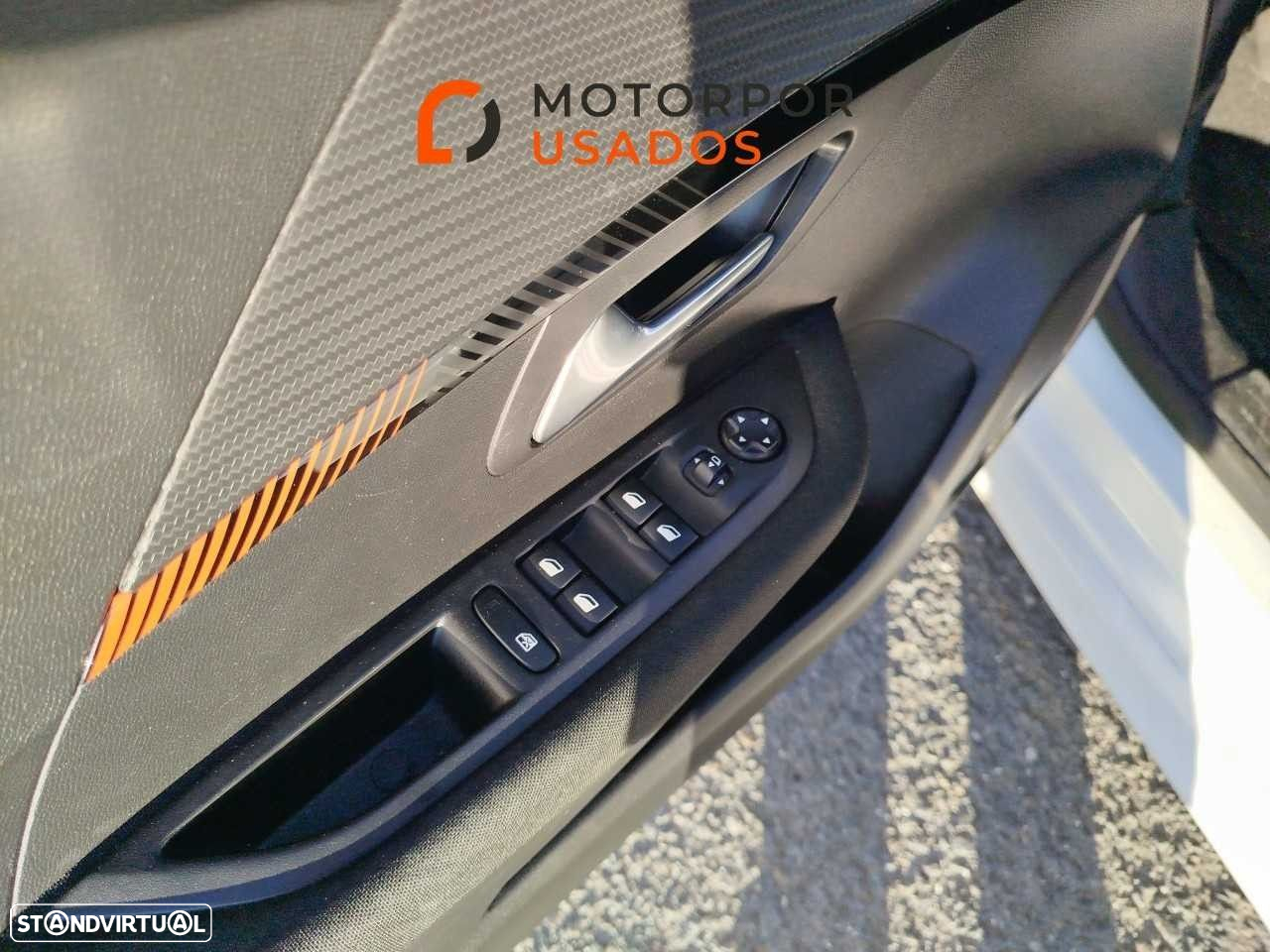 Peugeot 208 1.2 PureTech Active - 11