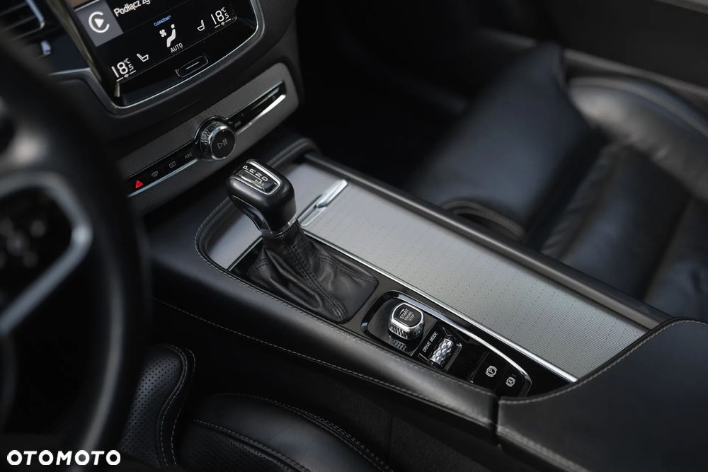 Volvo XC 90 D5 SCR AWD Inscription - 23