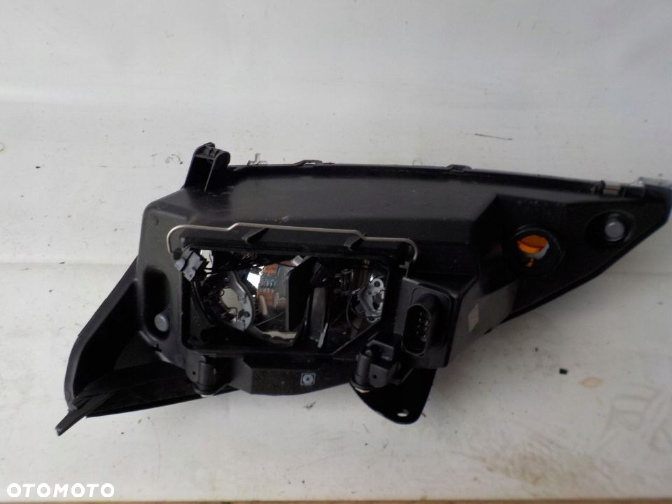 FORD FOCUS MK1 LIFT LAMPA PRZÓD PRAWA - 3