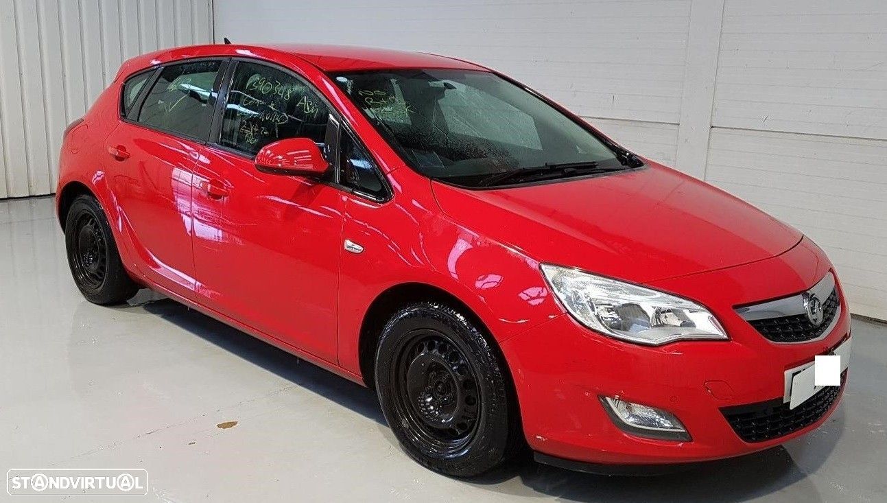 Opel Astra J 1.3 CDTI de 2010 disponível para peças MOTOR E CAIXA VENDIDOS - 1