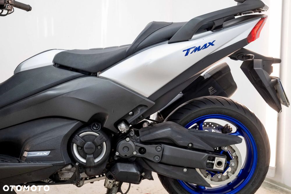Yamaha Tmax - 18
