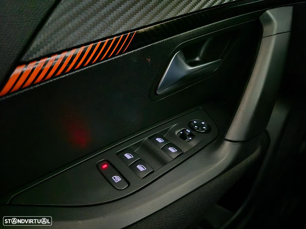 Peugeot 2008 1.2 PureTech Active Pack - 19