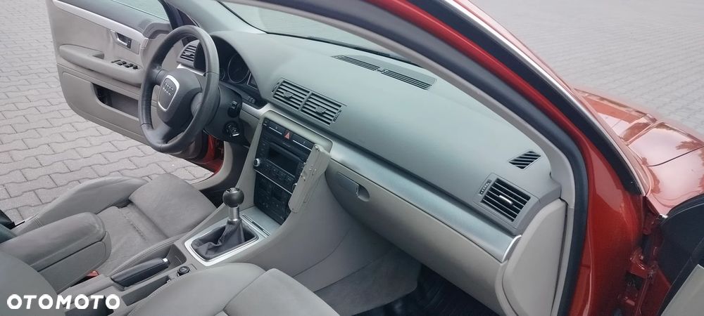 Audi A4 Limousine - 9