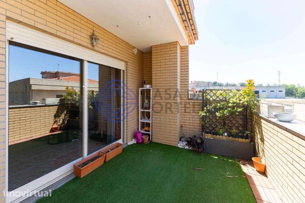 Apartamento T2 com Terraço, Varanda e Escritório em São João de Ver - Grande imagem: 3/26