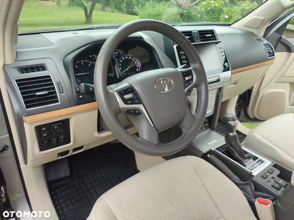 Toyota Land Cruiser LC 2.8 D-4D Prestige - 24