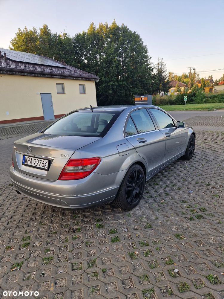 Mercedes-Benz Klasa C 220 CDI BlueEff Avantgarde - 6