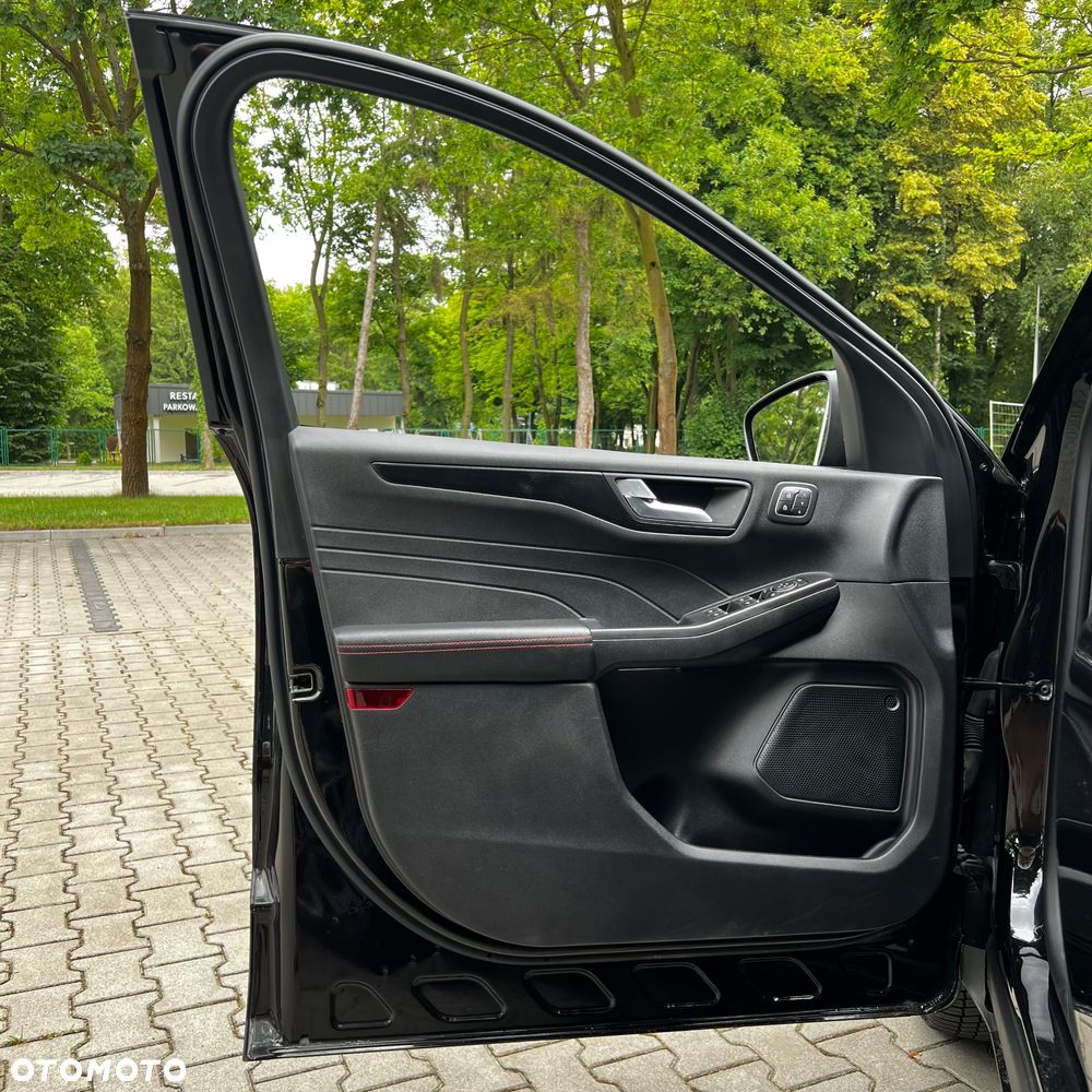 Ford Escape 2.0 EcoBoost AWD Titanium - 29