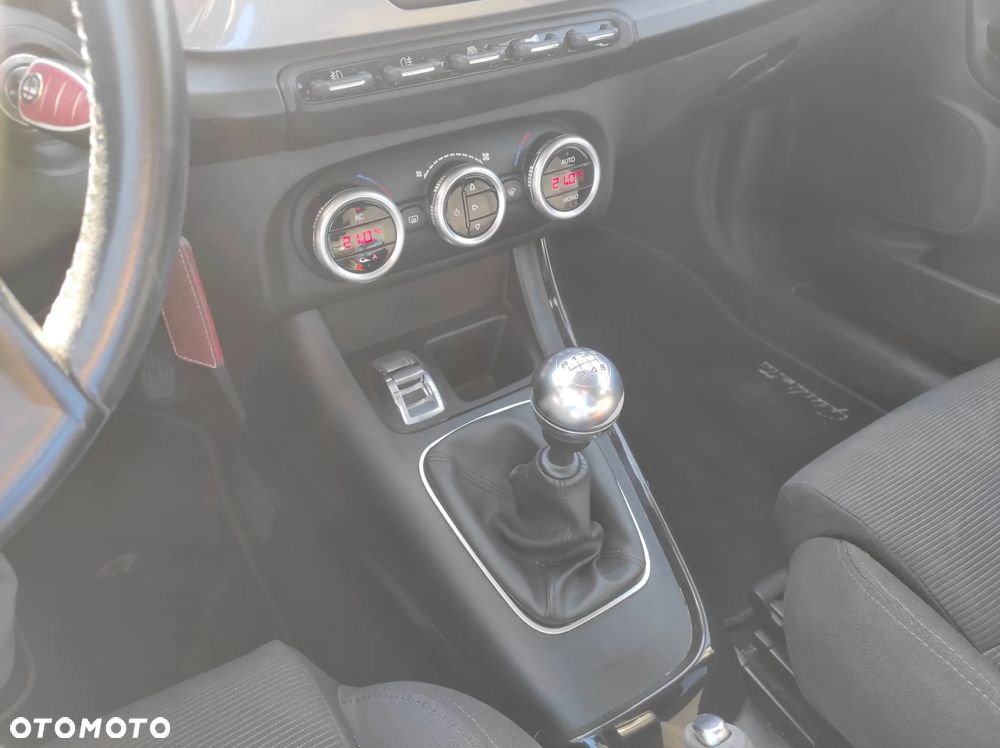 Alfa Romeo Giulietta 1.4 TB MultiAir Distinctive - 25