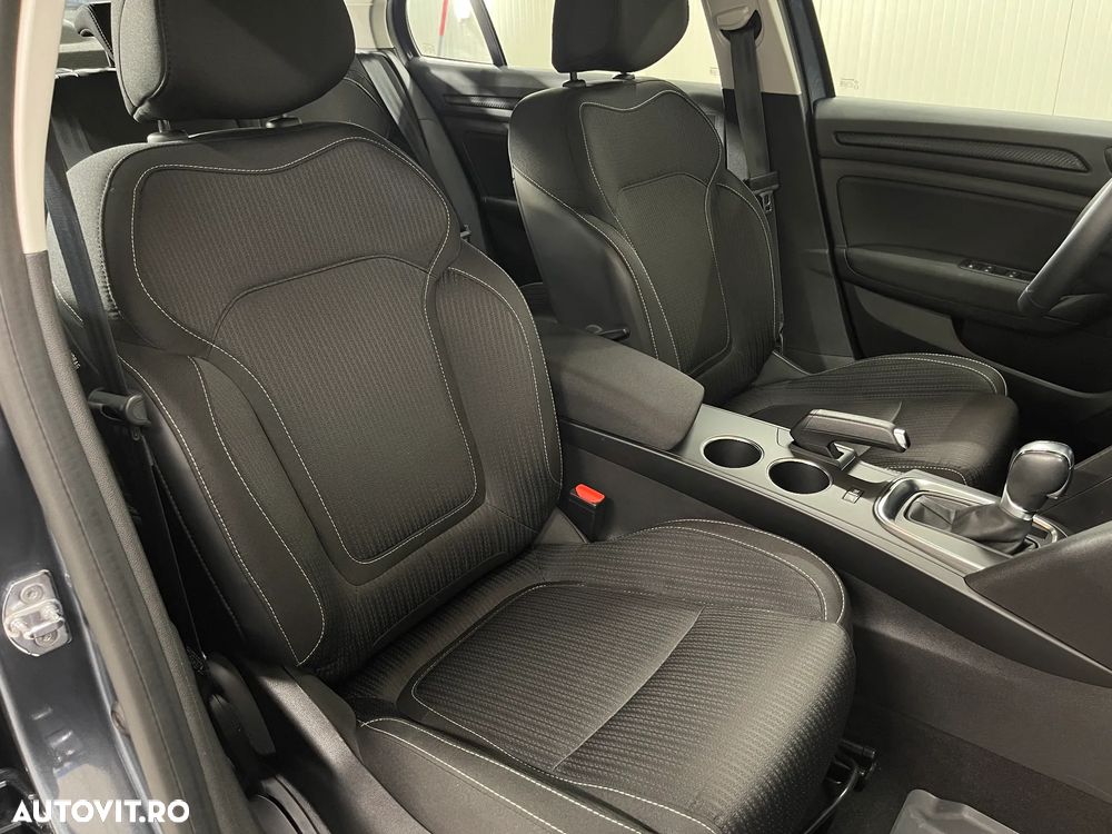 Renault Megane TCe EDC Zen - 9