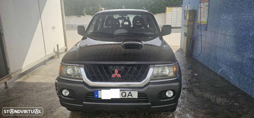 Mitsubishi Pajero Sport 2.5 TD GLS - 1