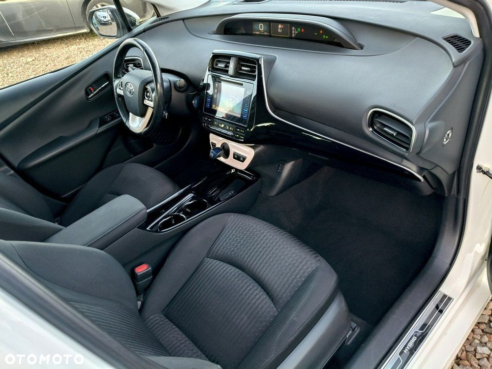 Toyota Prius 1.8 Hybrid Executive - 17
