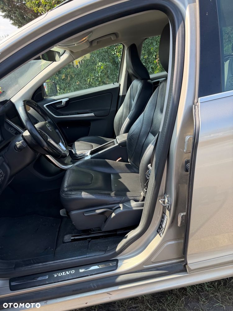 Volvo XC 60 D4 Geartronic Momentum - 9