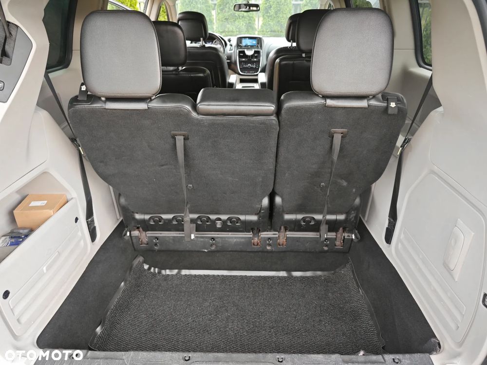 Chrysler Town & Country 3.6 Touring - 13