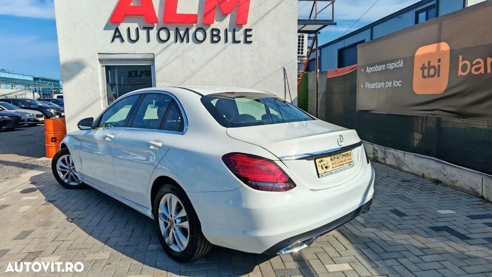 Mercedes-Benz C - 9